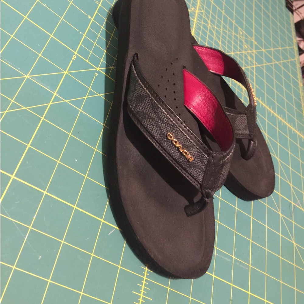 Coach flip flops EUC